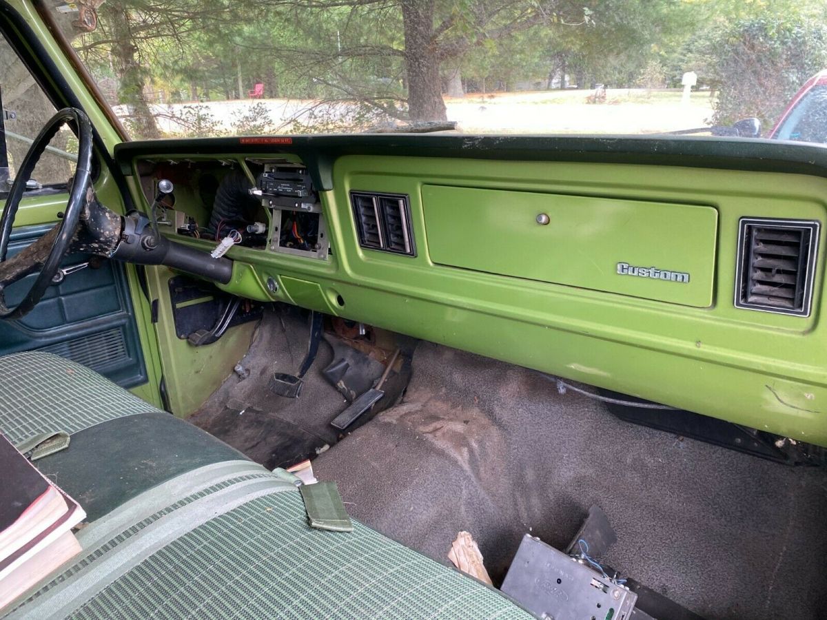 1973 Green Ford F-350 Crew Cab Pickup