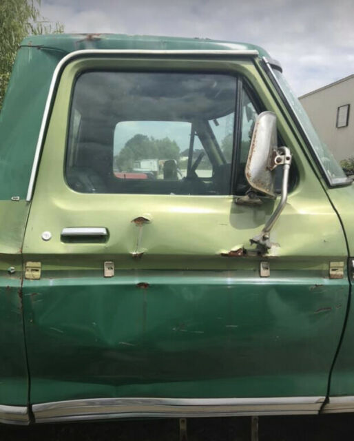 1973 Green Ford F-250 Crew Cab Pickup