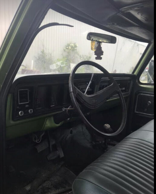 1973 Green Ford F-250 Crew Cab Pickup