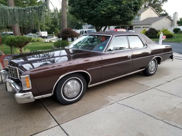 1973 Brown Ford LTD Sedan