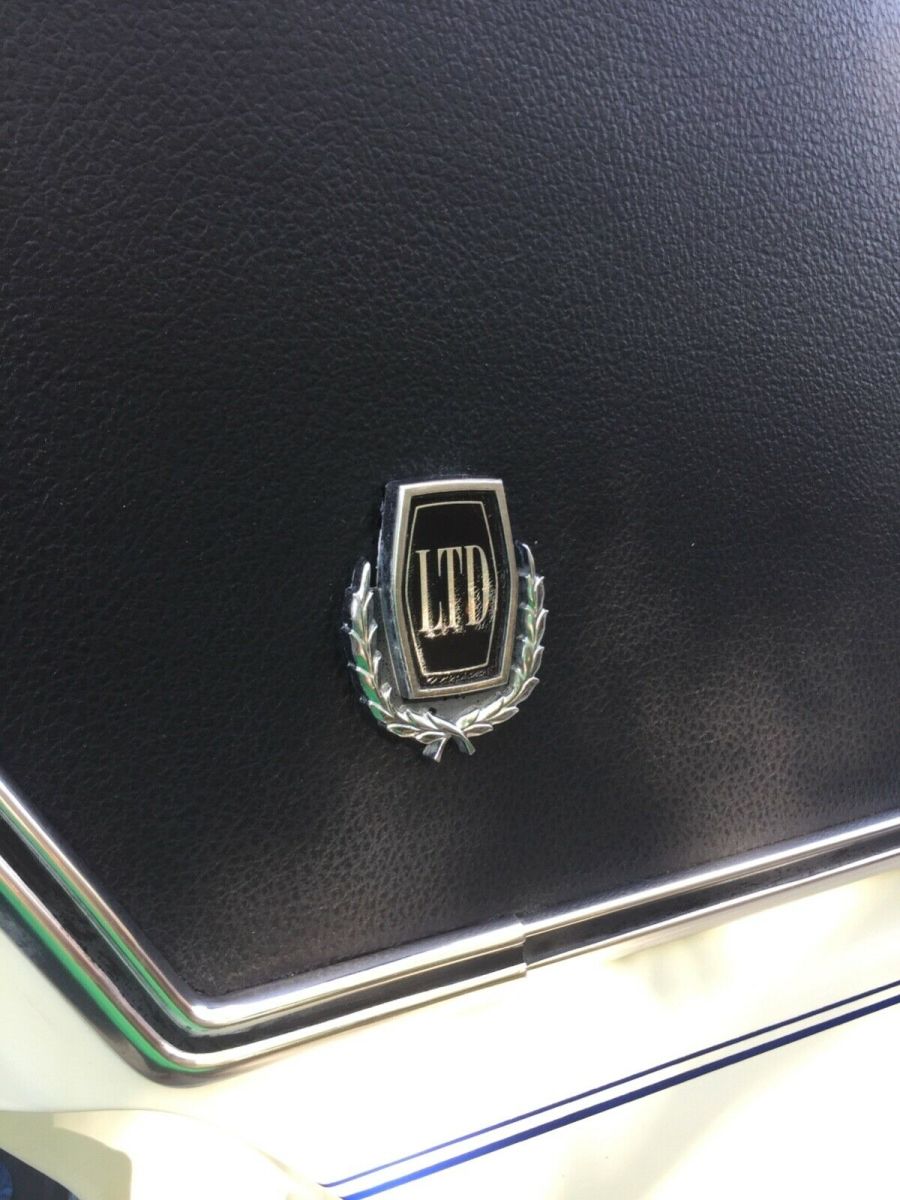 1973 White Ford LTD Sedan