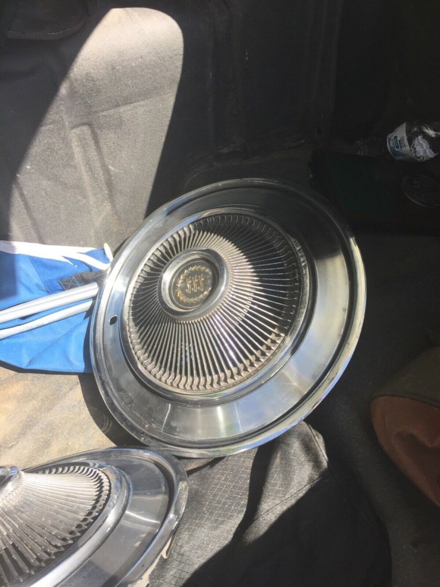 1973 White Ford LTD Sedan