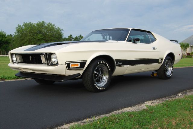 1973 White Ford Mustang