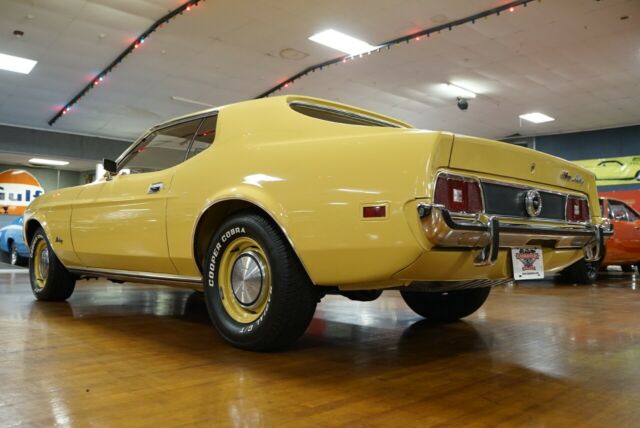 1973 Yellow Ford Mustang --