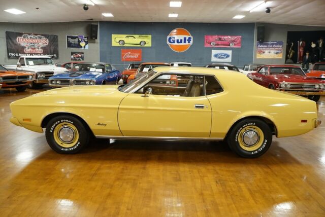 1973 Yellow Ford Mustang --