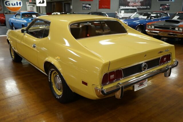 1973 Yellow Ford Mustang --