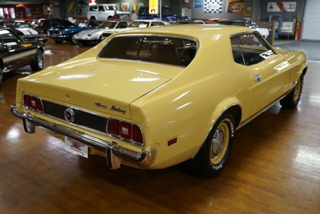 1973 Yellow Ford Mustang --