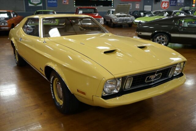 1973 Yellow Ford Mustang --