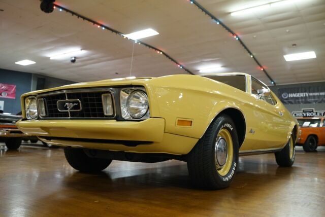 1973 Yellow Ford Mustang --