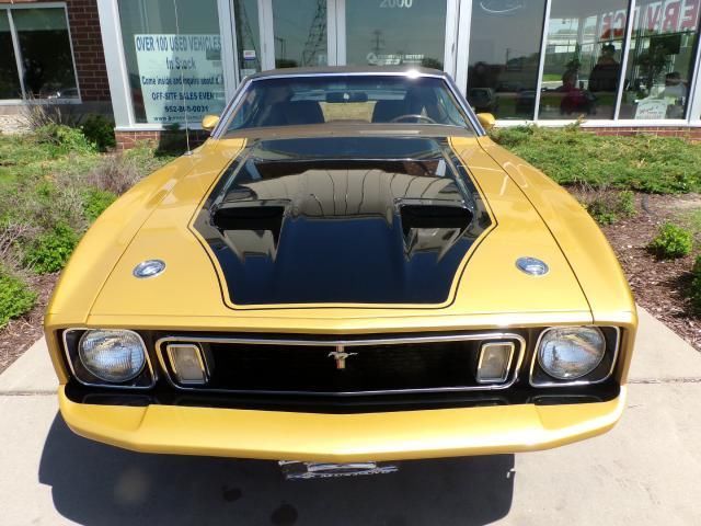 19730000 Gold Ford Mustang U/K