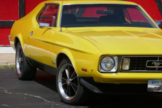 1973 Yellow Ford Mustang 2 Door