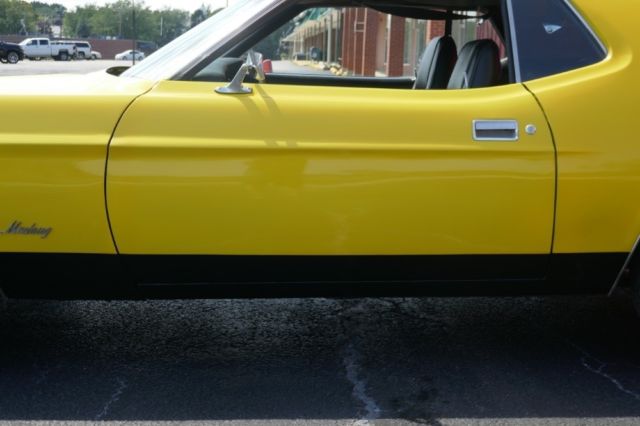 1973 Yellow Ford Mustang 2 Door