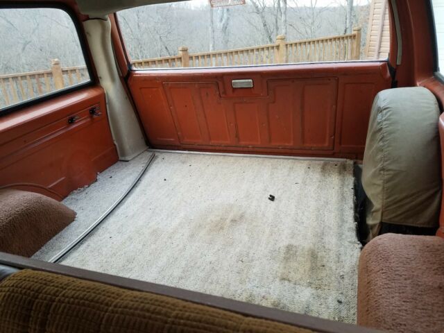 1976 Orange/White Chevrolet Suburban SUV