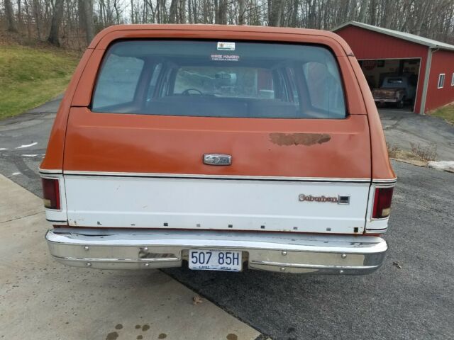 1976 Orange/White Chevrolet Suburban SUV