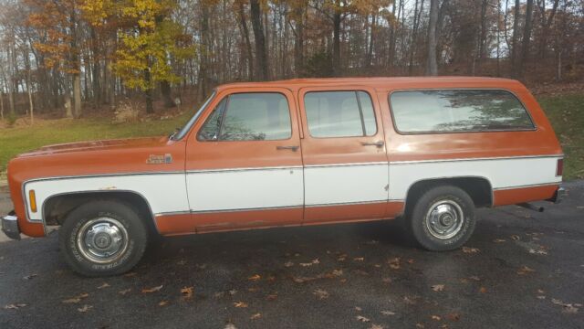 1976 Orange/White Chevrolet Suburban SUV
