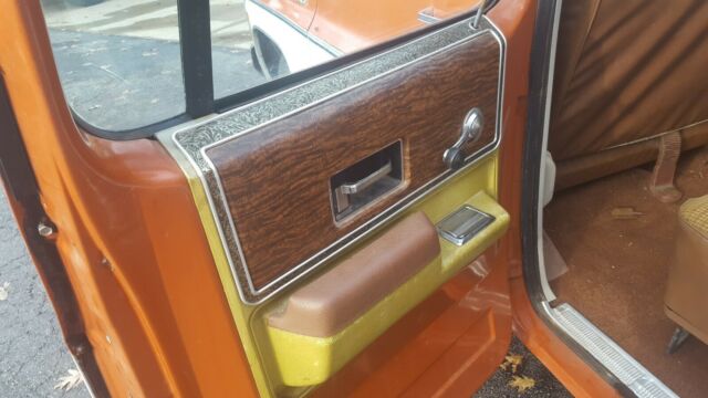 1976 Orange/White Chevrolet Suburban SUV