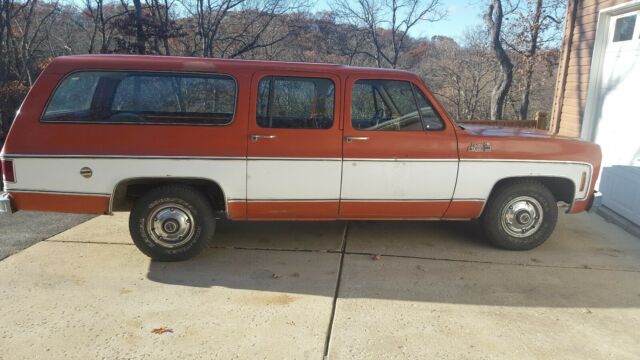 1976 Orange/White Chevrolet Suburban SUV