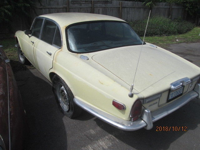 1973 Yellow Jaguar XJ12