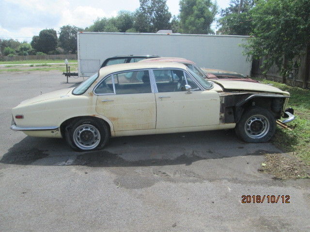 1973 Yellow Jaguar XJ12