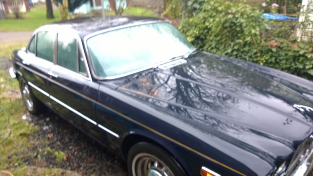 1973 BLUE Jaguar XJ6 Sedan