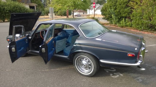 1973 BLUE Jaguar XJ6 Sedan