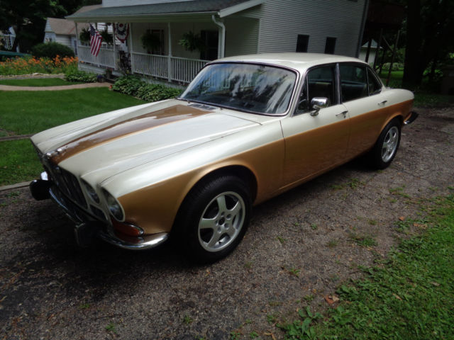 1973 White & Tan Jaguar XJ6 Sedan