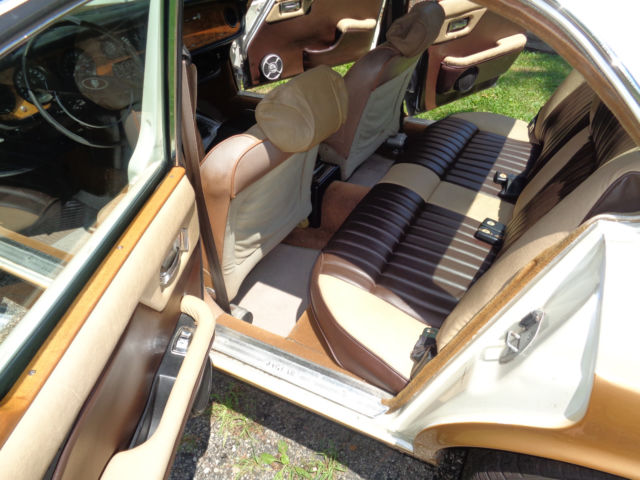 1973 White & Tan Jaguar XJ6 Sedan