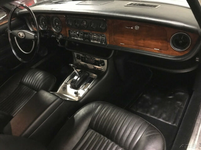 1973 Silver Jaguar XJ6 Sedan