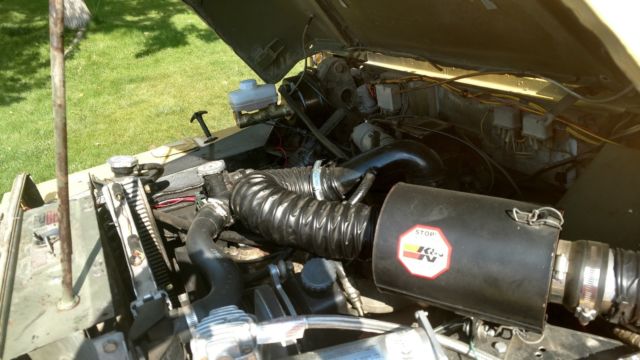 1973 Yellow Land Rover Defender