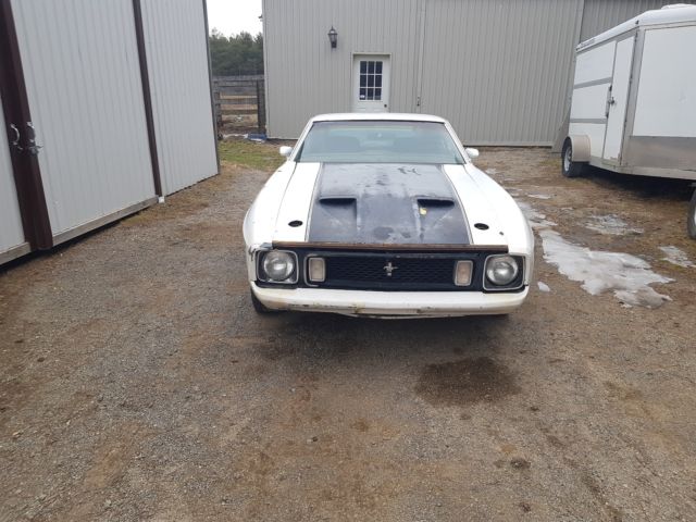 1973 White Ford Mustang Fastback