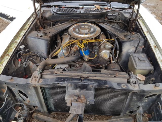 1973 White Ford Mustang Fastback