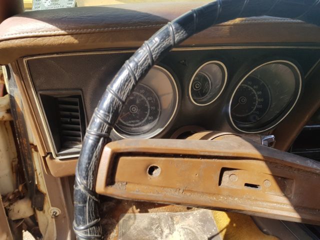 1973 White Ford Mustang Fastback