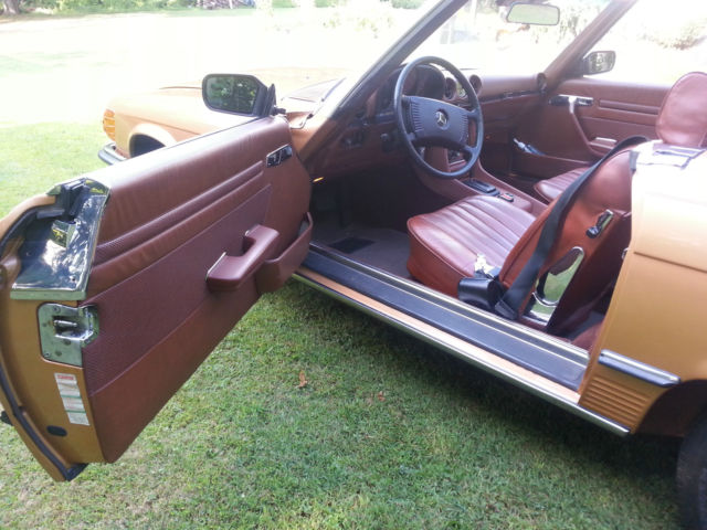 1973 Gold Mercedes-Benz SL-Class Convertible