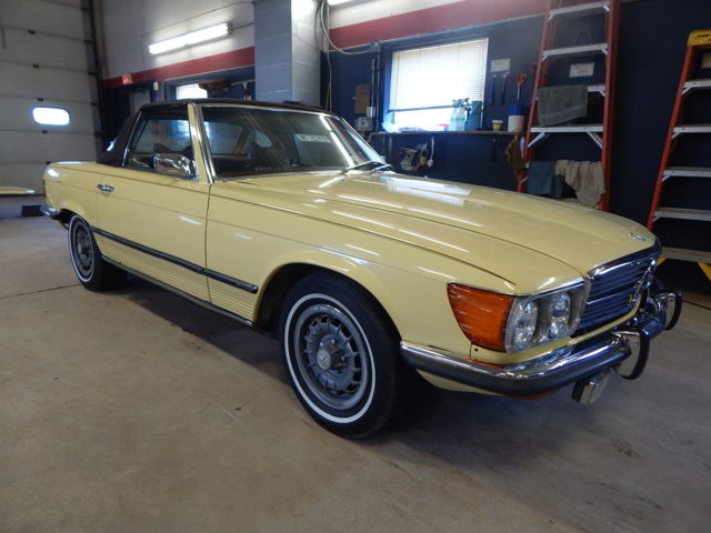 1973 Yellow Mercedes-Benz 400-Series Convertible