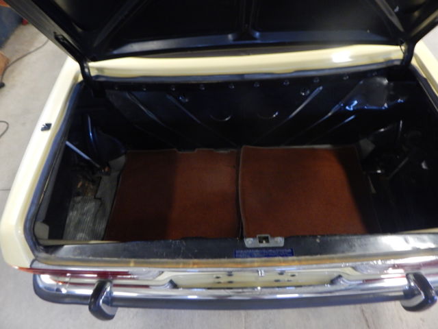 1973 Yellow Mercedes-Benz 400-Series Convertible