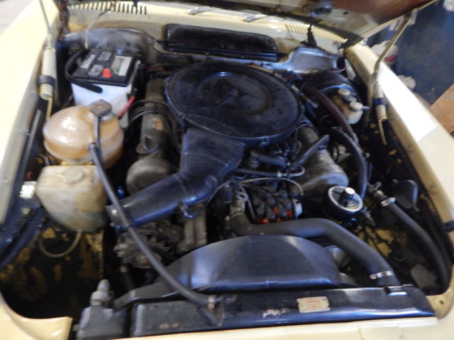 1973 Yellow Mercedes-Benz 400-Series Convertible