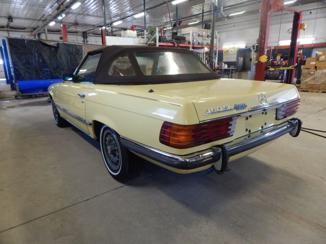 1973 Yellow Mercedes-Benz 400-Series Convertible
