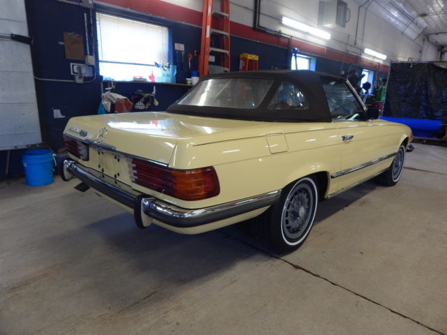 1973 Yellow Mercedes-Benz 400-Series Convertible