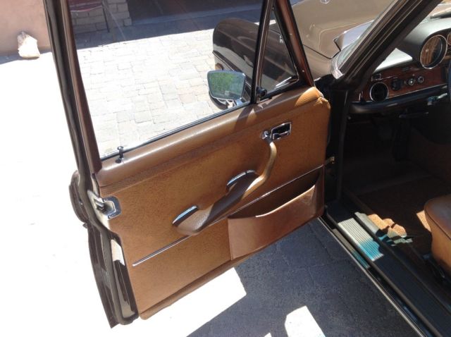 1973 Brown Mercedes-Benz 280SEL Sedan