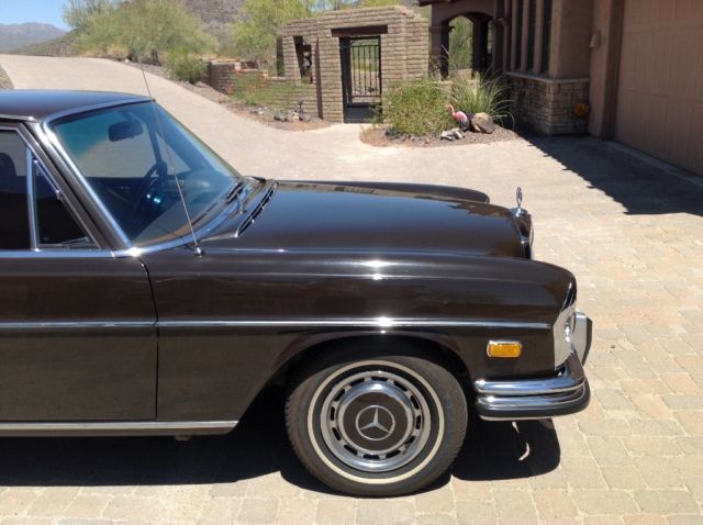 1973 Brown Mercedes-Benz 280SEL Sedan