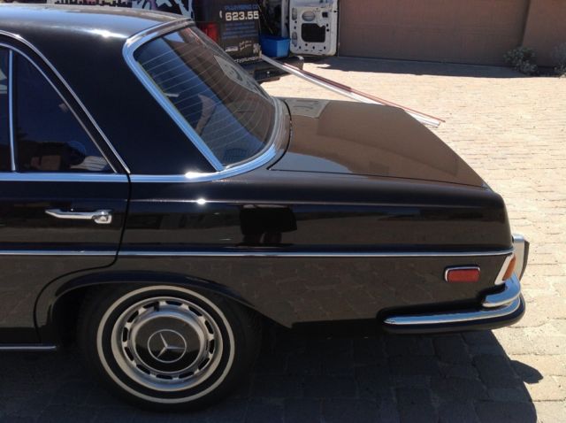 1973 Brown Mercedes-Benz 280SEL Sedan