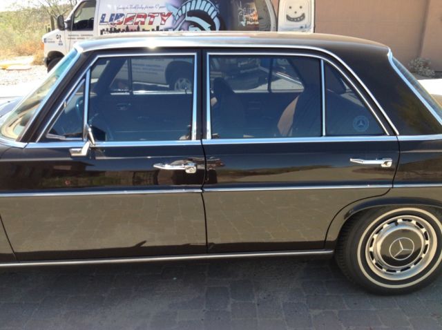 1973 Brown Mercedes-Benz 280SEL Sedan