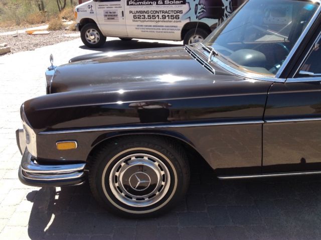 1973 Brown Mercedes-Benz 280SEL Sedan