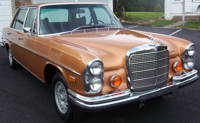 1973 Bizantine Gold Mercedes-Benz 300-Series Sedan