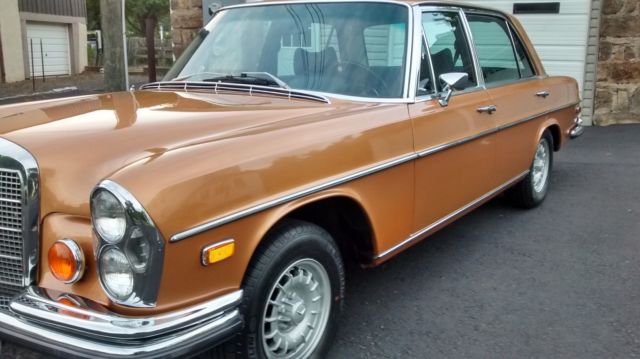 1973 Bizantine Gold Mercedes-Benz 300-Series Sedan