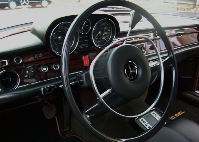 1973 Bizantine Gold Mercedes-Benz 300-Series Sedan