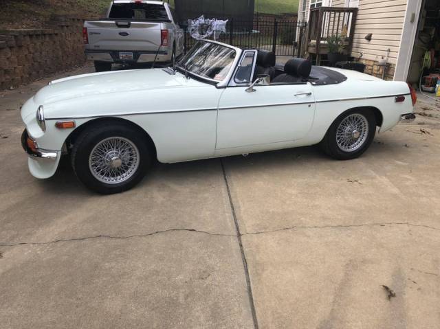 1973 glacier white MG MGB Convertible