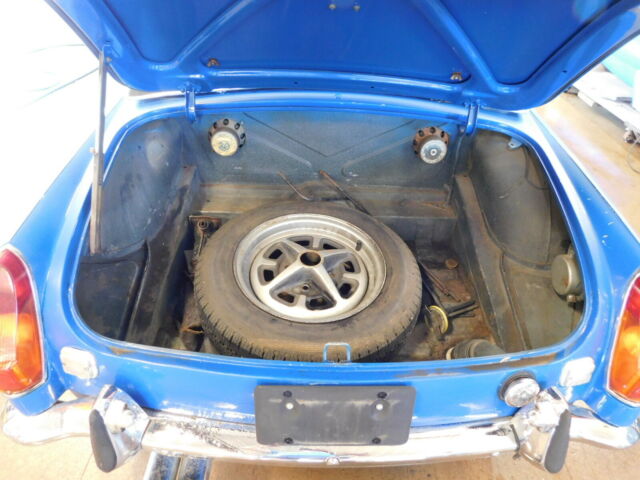 1973 Blue MG MGB Coupe