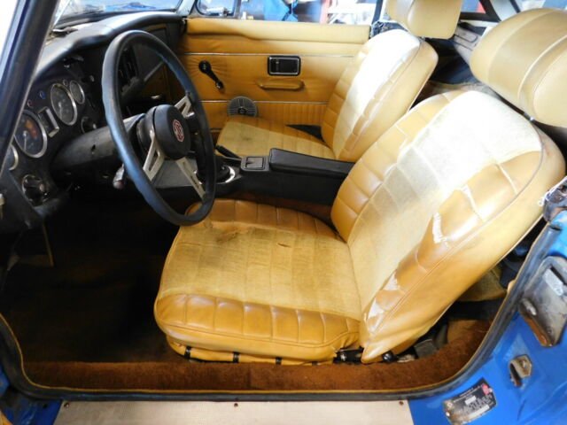 1973 Blue MG MGB Coupe