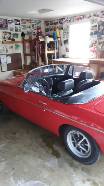 1973 Red MG MGB Convertible